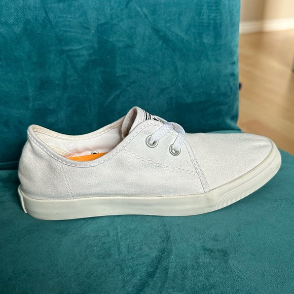 Converse Unisex Soft Canvas Sneakers - Women’s 7.5/Men’s 6 - Picture 7 of 9